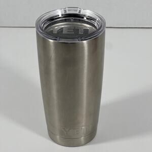YETI Rambler 20 oz Stainless Steel Silver Vacuum Insulated Tumbler Cup With Lid